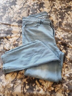 OLD NAVY Women’s Light Blue Stretch Jeans